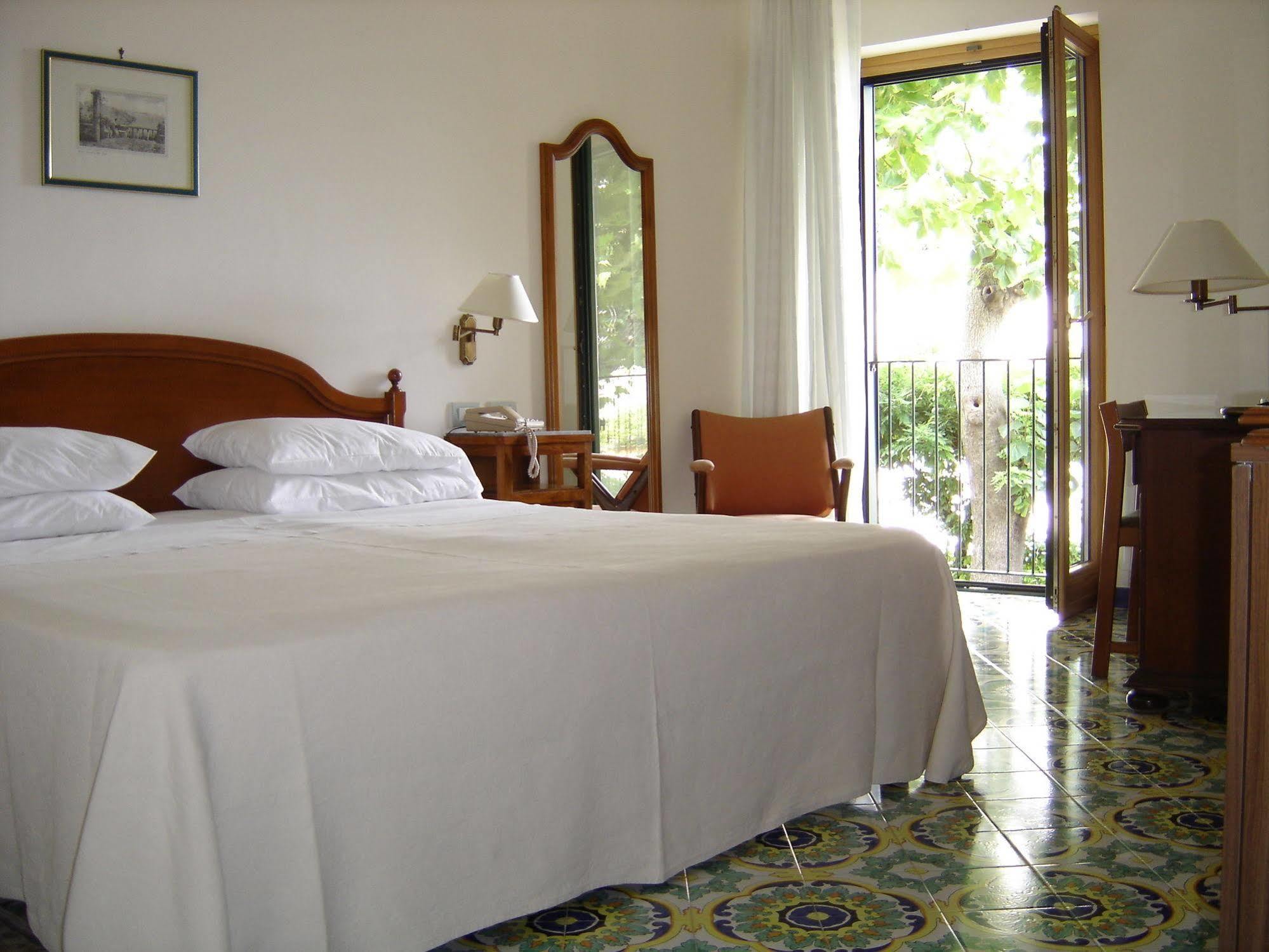 Hotel Rufolo Ravello Bilik gambar